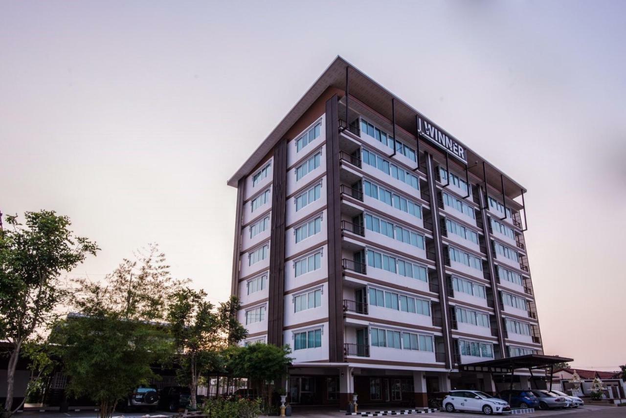 Winner Serviced Apartment Si Maha Phot Exterior foto